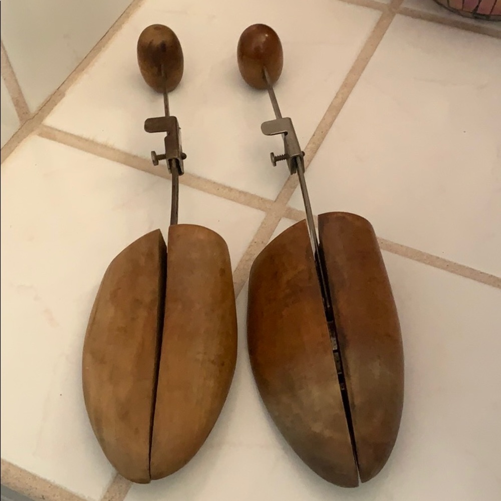 Men’s Women’s wooden shoe stretchers 4 for $20